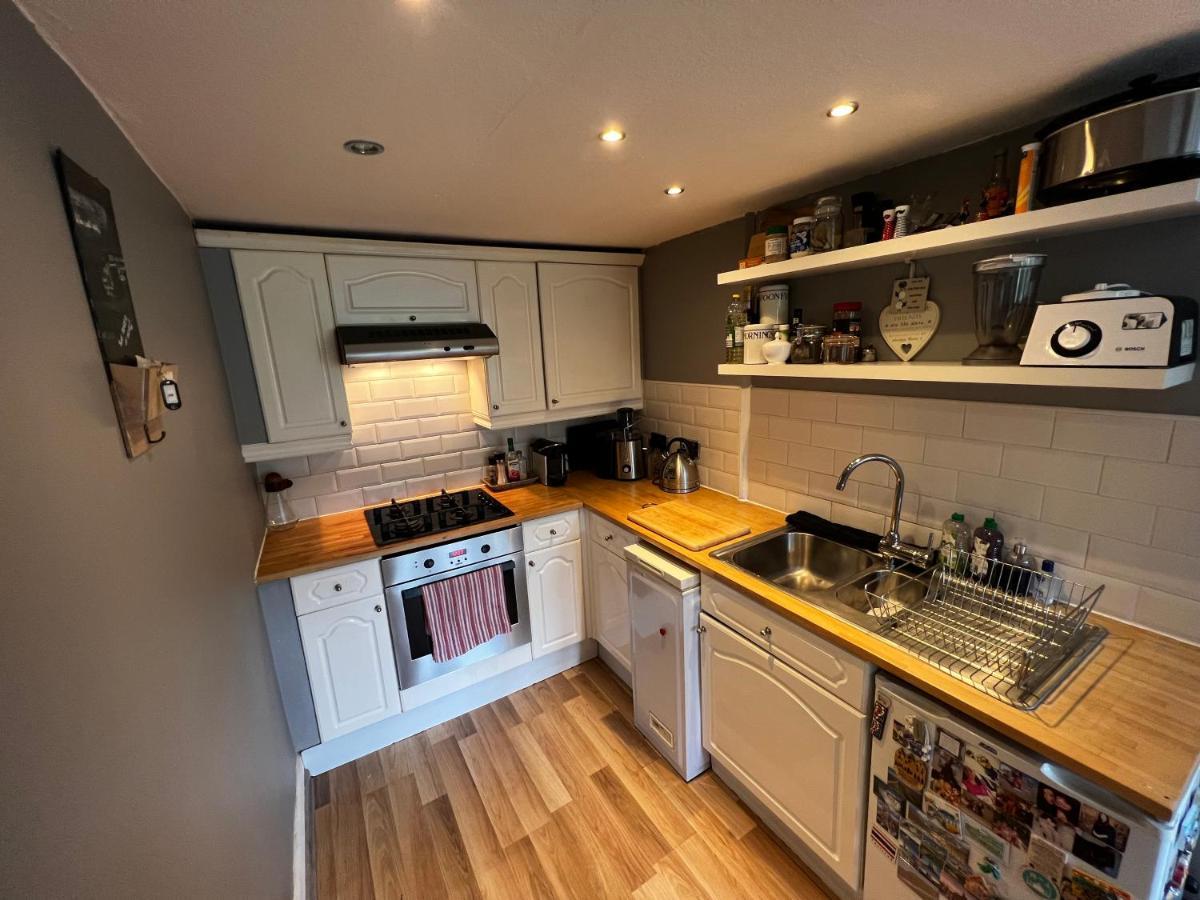 1 Bedroom Flat In Tolcross, Glasgow Top Floor. Exterior foto